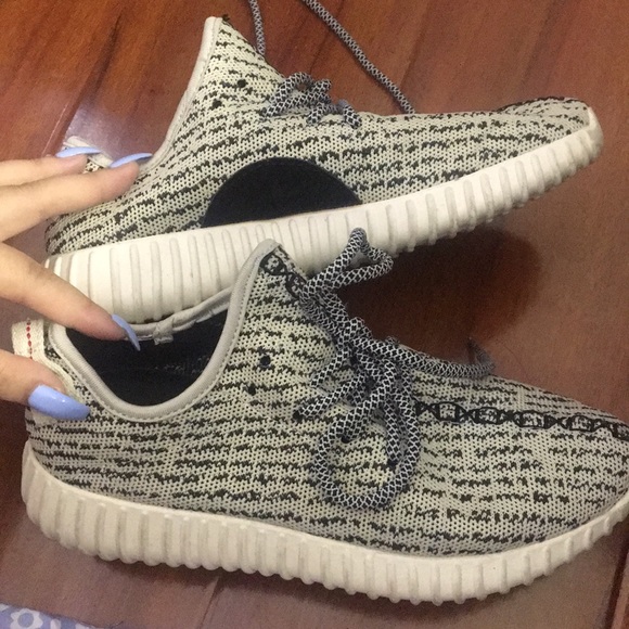 turtle dove yeezys 350 - Picture 2 of 4